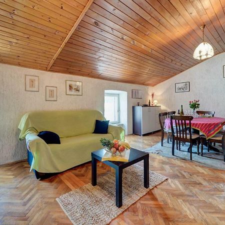 D&L Apartment In Center Пула Екстер'єр фото